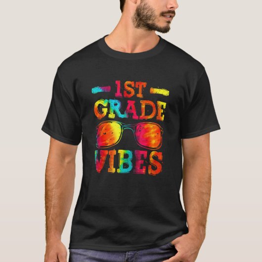 Back To School 1st Grade Vibes    First Day Teache Tシャツ (正面)