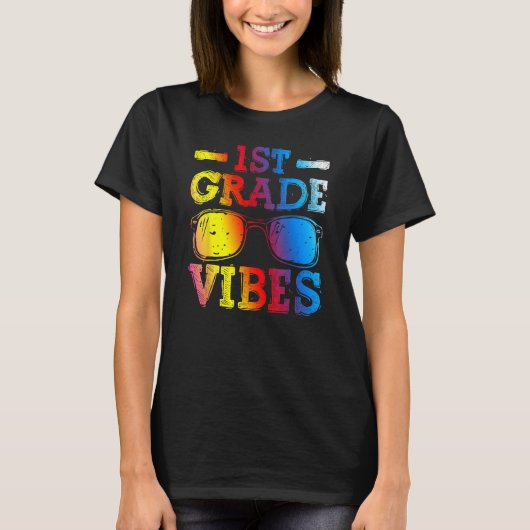 Back To School 1st Grade Vibes First Day Teacher K Tシャツ (正面)