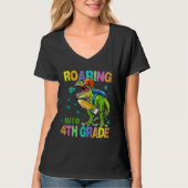 Back to School Dinosaur Rex  Roaring Into 4th Grad Tシャツ (正面)