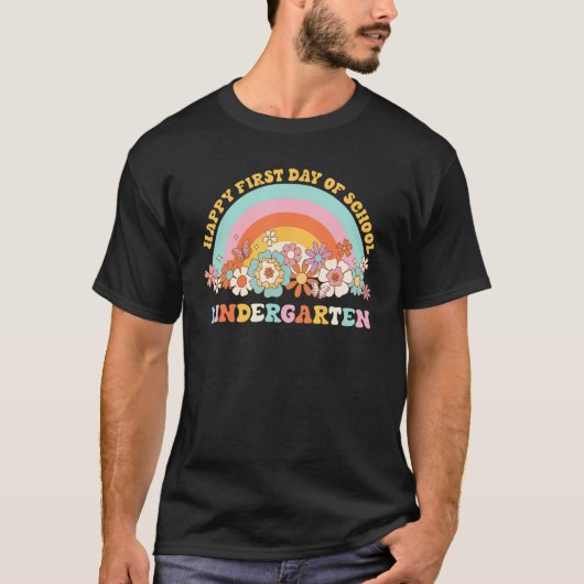 Back To School Kindergarten Retro Groovy Rainbow T Tシャツ (正面)