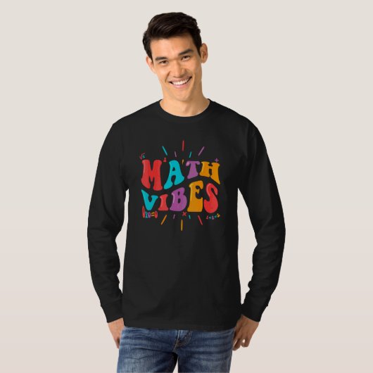 Back To School, Math Vibes, Retro Groovy Math Teac Tシャツ (正面フル)