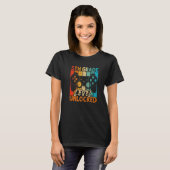 Back To School Retro 5th Grade Level Unlocked Vide Tシャツ (正面フル)