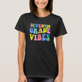 Back To School Seventh Grade Vibes Student Teacher Tシャツ (正面)