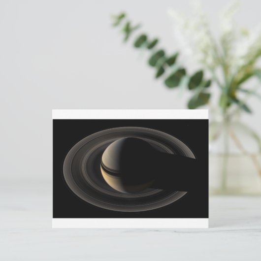 Backlit Saturn from Cassini Orbiter ポストカード (スタンド正面)