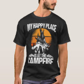 Backprint My Happy Place Is A The Campfire Camping Tシャツ (正面)