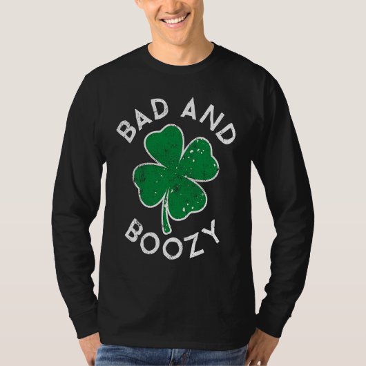 Bad And Boozy Lucky C St Patrick's Day Distress Tシャツ (正面)