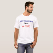 Bad Bunnyによるスーパーボウルのメッセージ LOVE not Hate Tシャツ (正面フル)