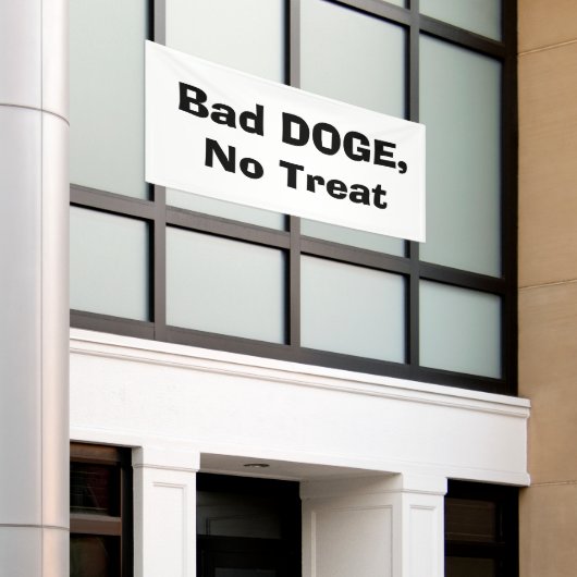 Bad DOGE, No Treat 横断幕 (ビルの外側)