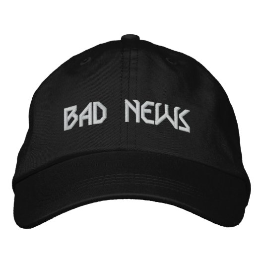 BAD NEWSロゴハット 刺繍入りキャップ (正面)