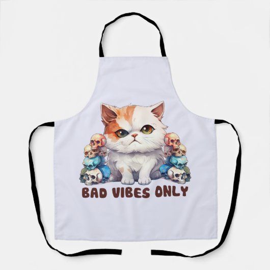 Bad Vibes Only – 激しい猫とスカルゴシックデザイン エプロン (正面)