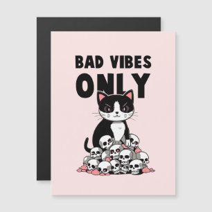Bad Vibes Only – 猫とスカル