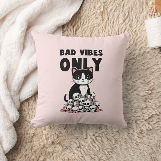 Bad Vibes Only – 猫とスカル クッション (ブランケット)