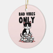 Bad Vibes Only – 猫とスカル セラミックオーナメント (左)
