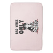 Bad Vibes Only – 猫とスカル バスマット (正面縦)