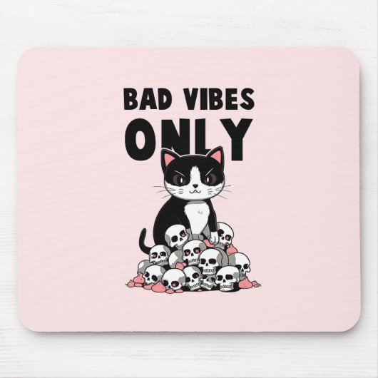 Bad Vibes Only – 猫とスカル マウスパッド (正面)