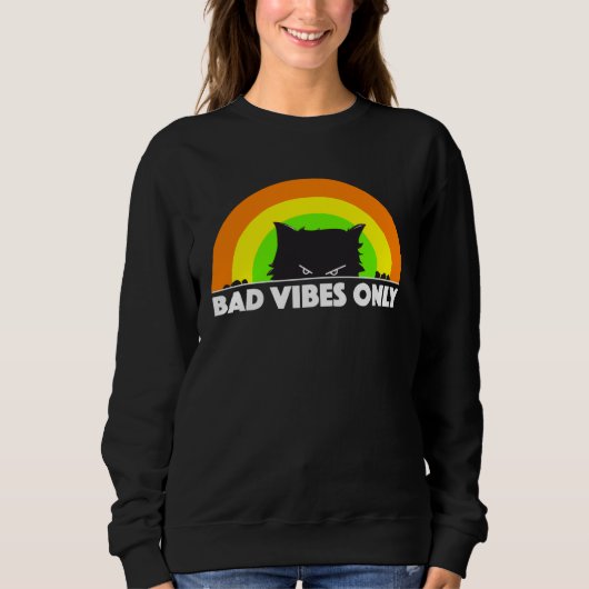 Bad Vibes Only  angry black cat retro rainbow  men スウェットシャツ (正面)