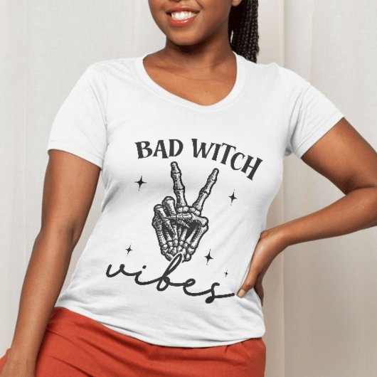 Bad Witch Vibes – スケルトンハンドウィッチハロウィーン Tシャツ