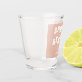 Badass Bestiesのブおもしろいリーデズメイドの好意の写真ギフト ショットグラス (左)