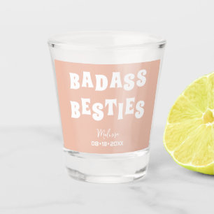 Badass Bestiesのブおもしろいリーデズメイドの好意の写真ギフト ショットグラス