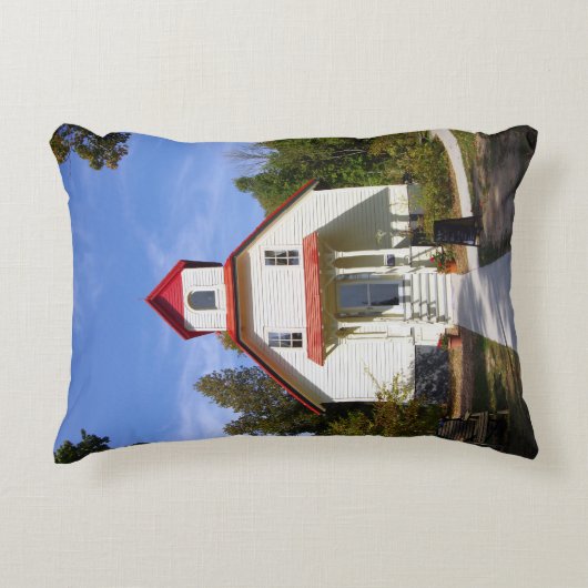 Baileys Harbor Rear Range Light Accent Pillow アクセントクッション (正面)