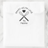 Baked With Love Kitchen Whisk Black And White ラウンドシール (バッグ)