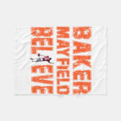 Baker Mayfield Essential Cool T-shirt Essential フリースブランケット (正面(横))