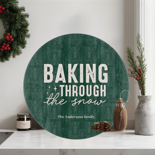 “Baking Through the Snow Personalized Forest Green カッティングボード