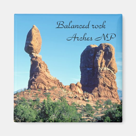 Balanced rock in Arches National Park – ユタ，アメリカ マグネット (正面)