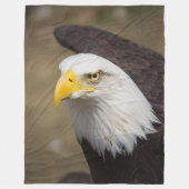 Bald Eagle Boldness – Cozy Fleece Blanket フリースブランケット (正面)