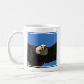 Bald Eagle Flyby Up Close コーヒーマグカップ (左)