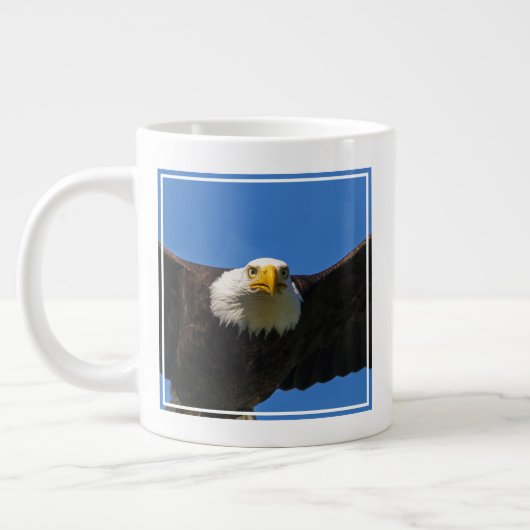 Bald Eagle Flyby Up Close ジャンボコーヒーマグカップ (左)