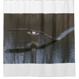 Bald Eagle in Flight シャワーカーテン