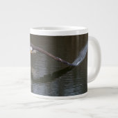 Bald Eagle in Flight ジャンボコーヒーマグカップ (正面右)