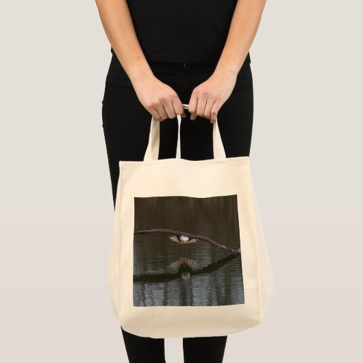 Bald Eagle in Flight トートバッグ (正面(商品))