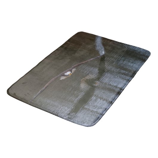 Bald Eagle in Flight バスマット (アングル)