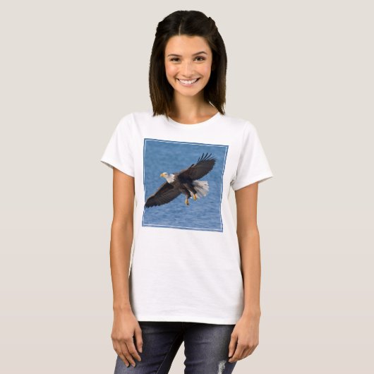 Bald eagle in flight tシャツ (正面フル)