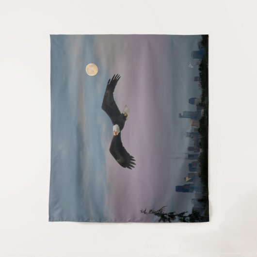 Bald Eagle In Front Of Seattle and Moon タペストリー (正面)