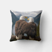 Bald Eagle Protecting His Mate クッション (裏面)