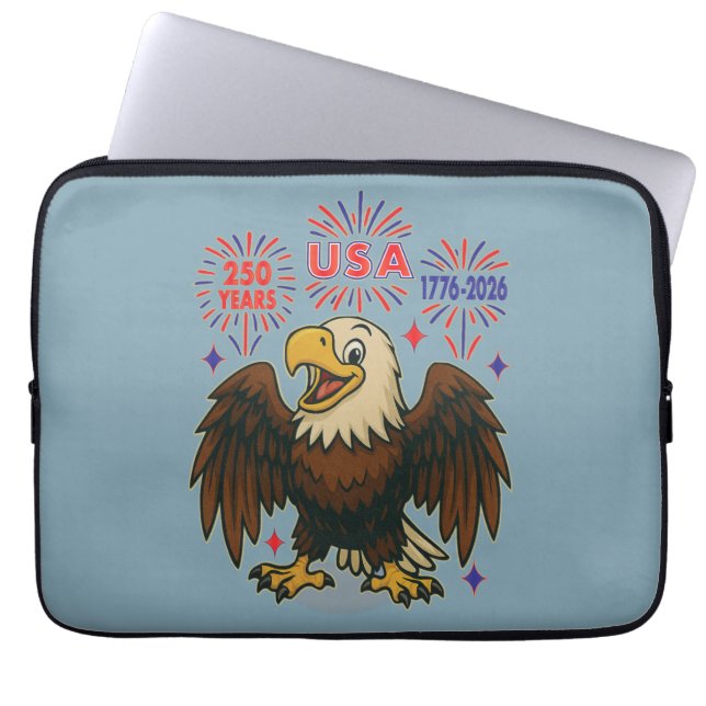 Bald Eagle with Fireworks- USA 250年1776-2026 ラップトップスリーブ (正面)