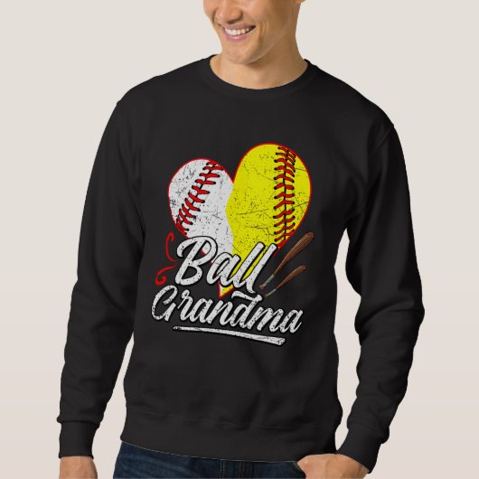 Ball Grandma Baseball Softball Mom Heart Womens Mo スウェットシャツ (正面)