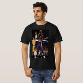 Ball is Life：バスケットボールクラシック選手のTシャツ Tシャツ (正面フル)