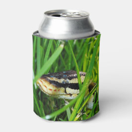 Ball Python in the Grass 缶クーラー