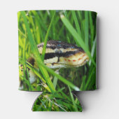 Ball Python in the Grass 缶クーラー (裏面)