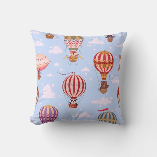 Balloon Buddies Throw Pillow クッション (正面)
