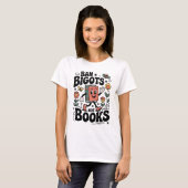 Ban Bigots Not Books Banned Books Lover RETRO Tシャツ (正面フル)