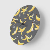 Banana peels polygon modern pattern ラウンド壁時計 (傾斜)