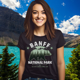 Banff National Park Canada – Bear and Forest  トライブレンドＴシャツ