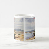 Barca en la playa/Boat on the beach コーヒーマグカップ (中央)