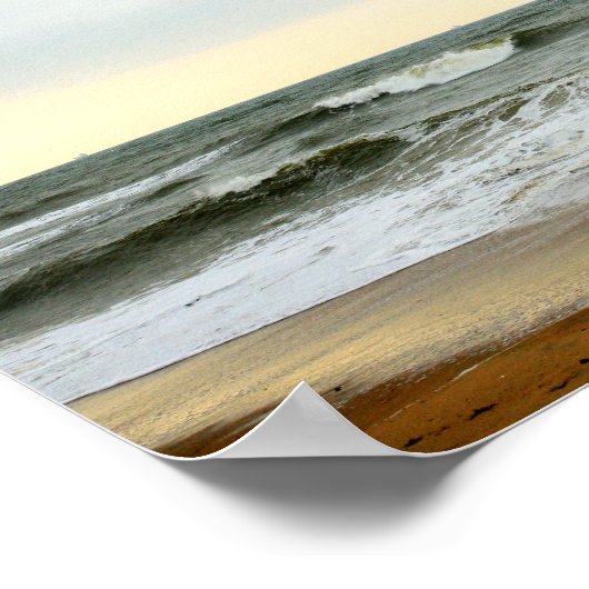 Barcos y oleaje desde la orilla de la playa ポスター (角)