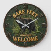 Bare Feet Always Welcome Rustic Bear Cabin ラージ壁時計 (正面)